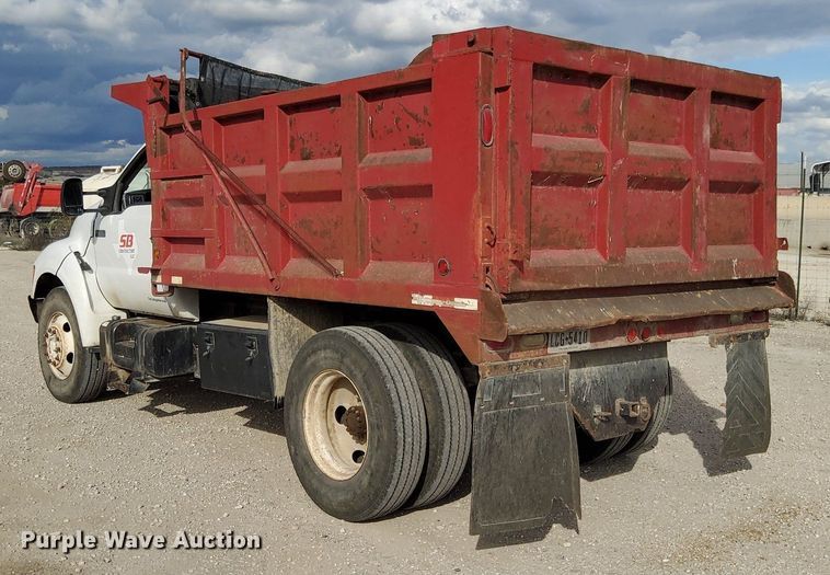 image for item DJ0839 2002 Ford F650 Super Duty XL  dump truck