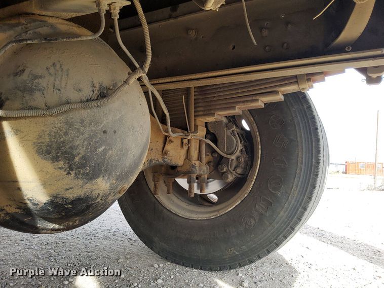 image for item DJ0839 2002 Ford F650 Super Duty XL  dump truck