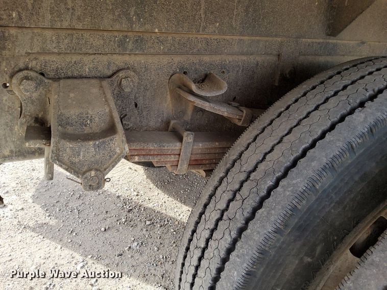 image for item DJ0839 2002 Ford F650 Super Duty XL  dump truck