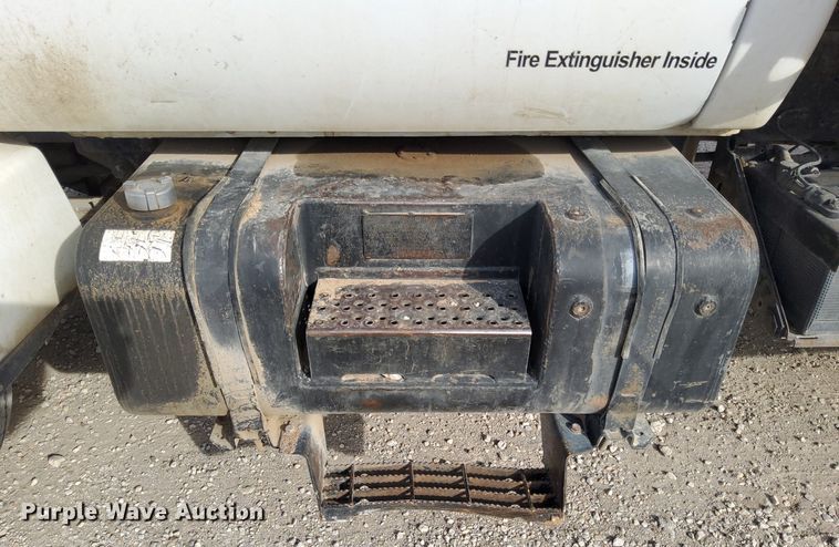 image for item DJ0839 2002 Ford F650 Super Duty XL  dump truck