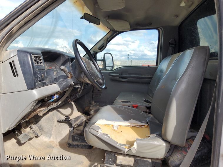 image for item DJ0839 2002 Ford F650 Super Duty XL  dump truck