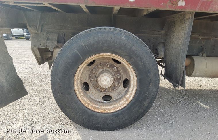 image for item DJ0839 2002 Ford F650 Super Duty XL  dump truck