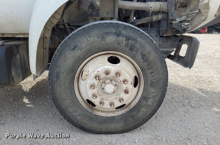 image for item DJ0839 2002 Ford F650 Super Duty XL  dump truck