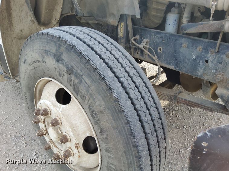 image for item DJ0839 2002 Ford F650 Super Duty XL  dump truck