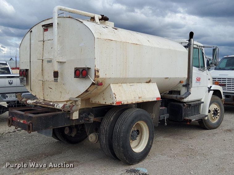 image for item DJ0840 1997 Freightliner FL70  water truck