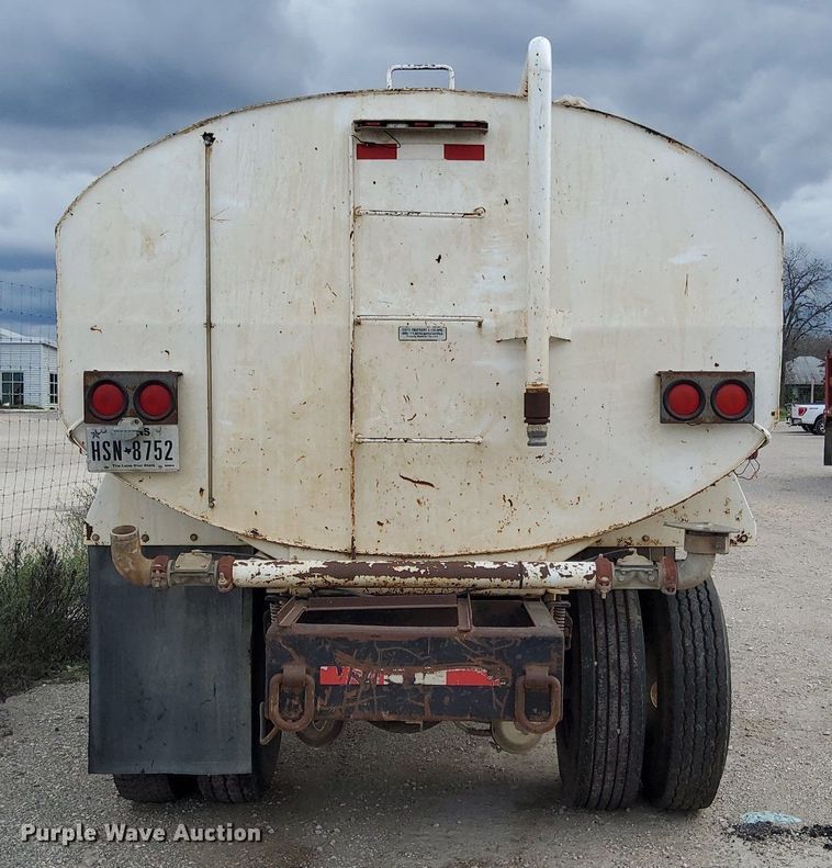 image for item DJ0840 1997 Freightliner FL70  water truck