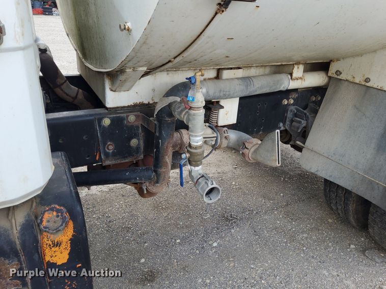 image for item DJ0840 1997 Freightliner FL70  water truck