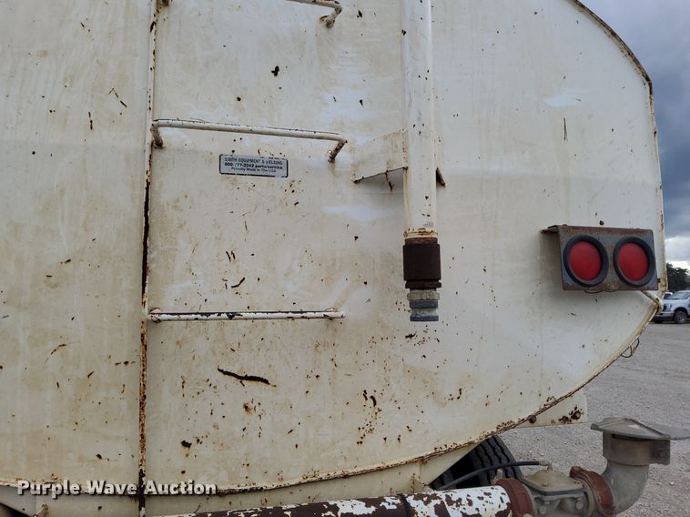 image for item DJ0840 1997 Freightliner FL70  water truck