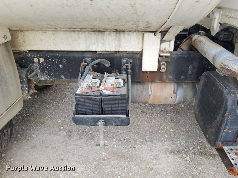 image for item DJ0840 1997 Freightliner FL70  water truck