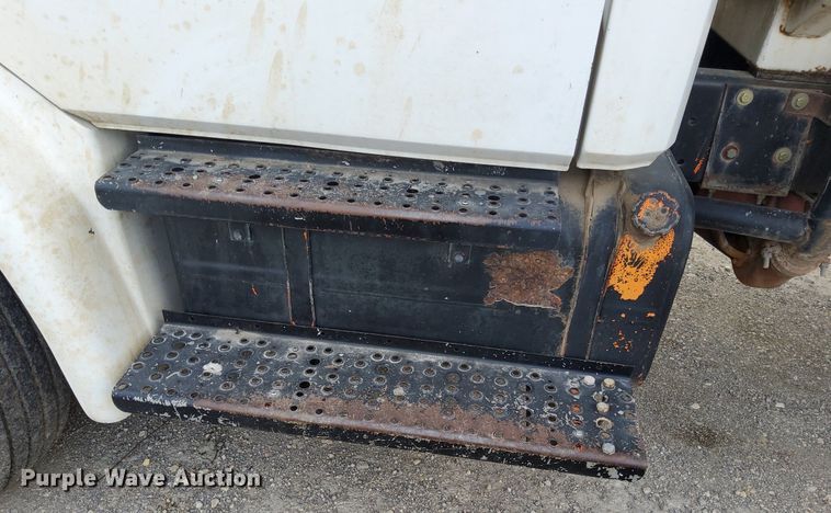 image for item DJ0840 1997 Freightliner FL70  water truck