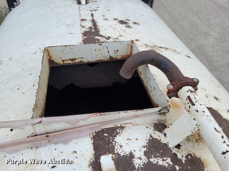 image for item DJ0840 1997 Freightliner FL70  water truck