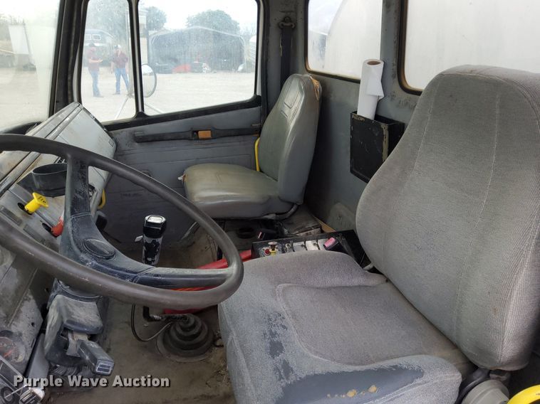 image for item DJ0840 1997 Freightliner FL70  water truck