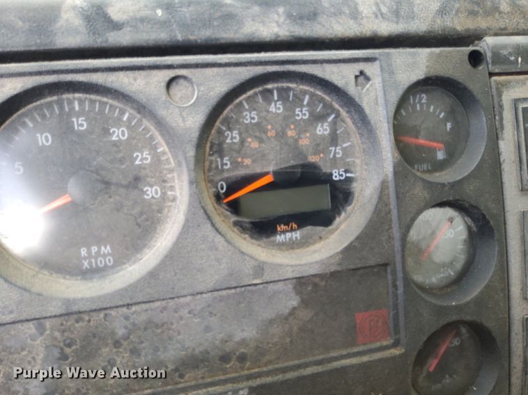 image for item DJ0840 1997 Freightliner FL70  water truck