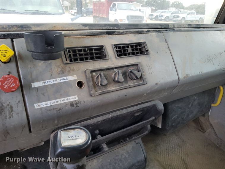 image for item DJ0840 1997 Freightliner FL70  water truck