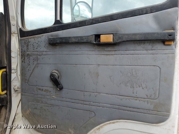 image for item DJ0840 1997 Freightliner FL70  water truck