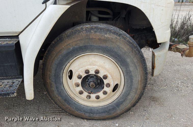 image for item DJ0840 1997 Freightliner FL70  water truck