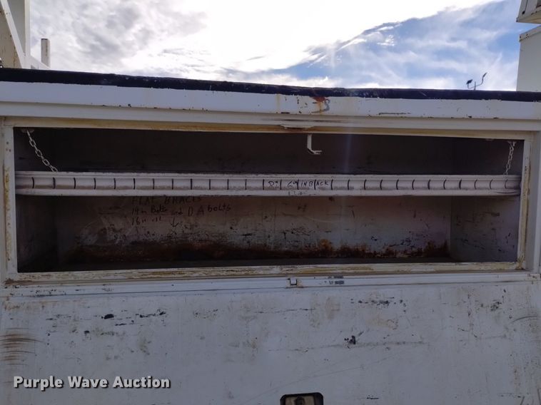 image for item DK8955 2000 International 4700  digger derrick truck