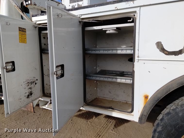 image for item DK8955 2000 International 4700  digger derrick truck