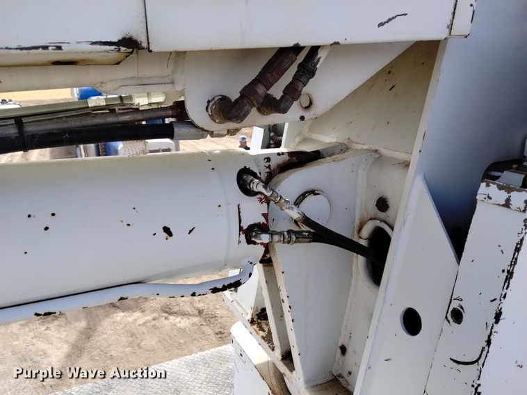 image for item DK8955 2000 International 4700  digger derrick truck