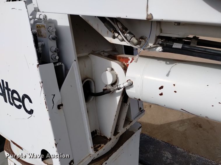 image for item DK8955 2000 International 4700  digger derrick truck