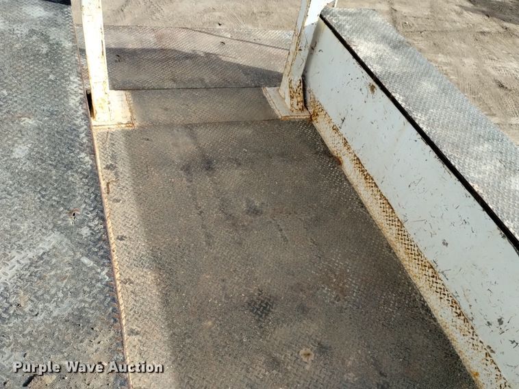 image for item DK8955 2000 International 4700  digger derrick truck