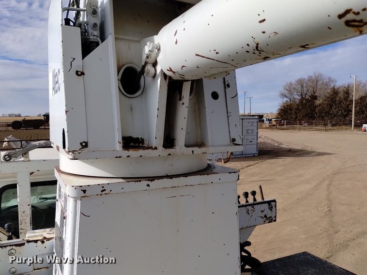 image for item DK8955 2000 International 4700  digger derrick truck