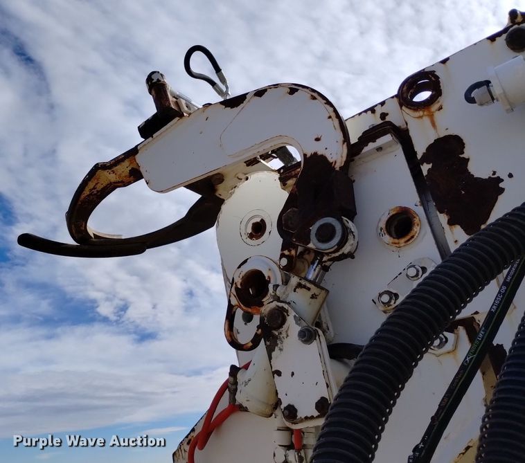 image for item DK8955 2000 International 4700  digger derrick truck