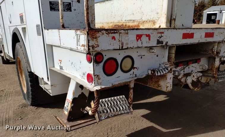 image for item DK8955 2000 International 4700  digger derrick truck