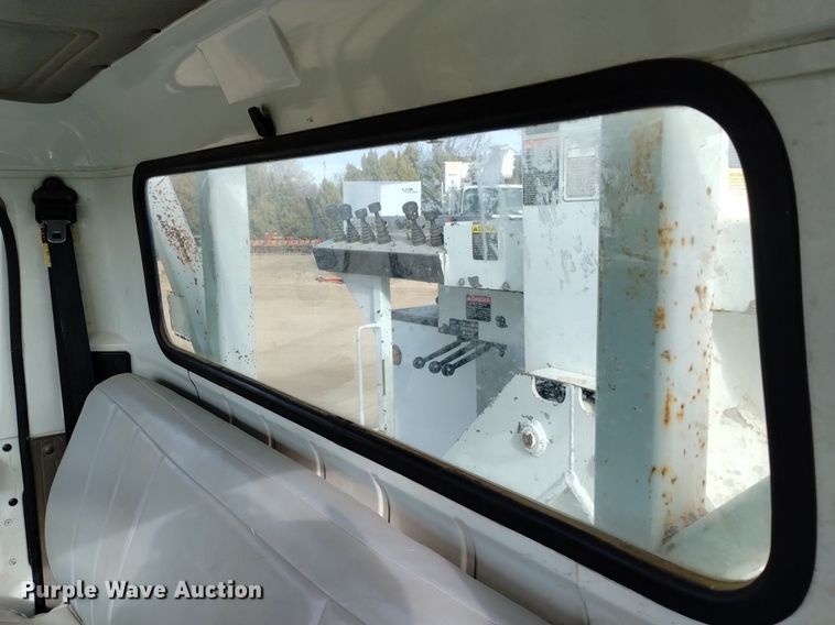 image for item DK8955 2000 International 4700  digger derrick truck