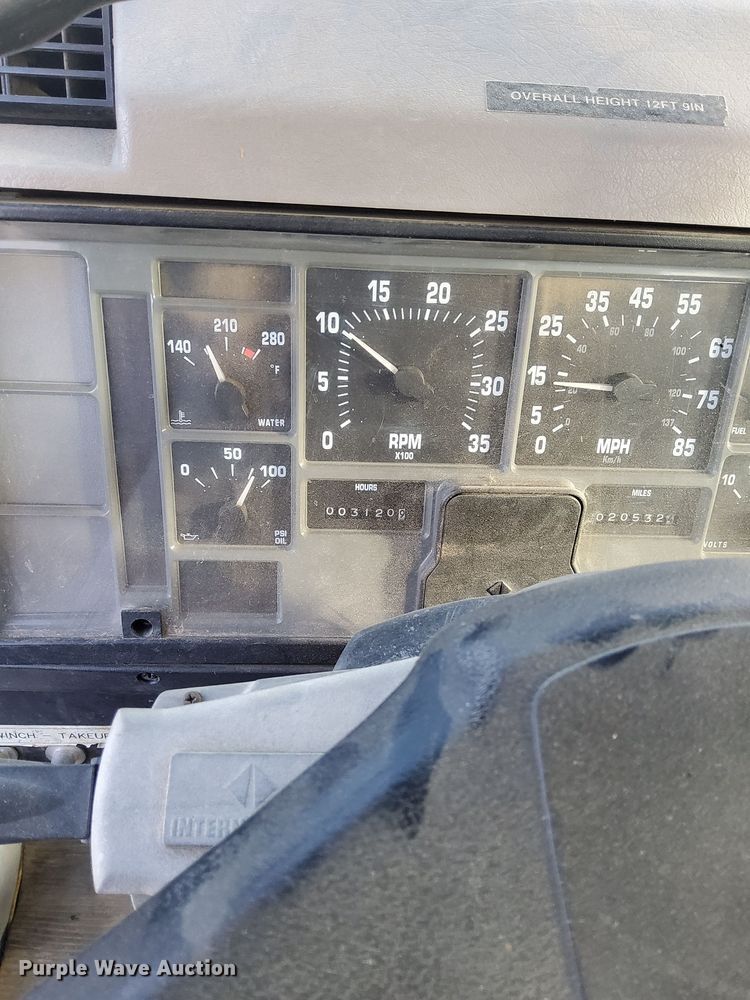 image for item DK8955 2000 International 4700  digger derrick truck