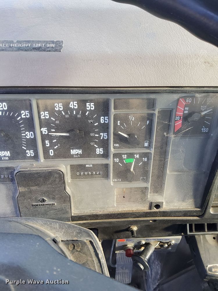 image for item DK8955 2000 International 4700  digger derrick truck