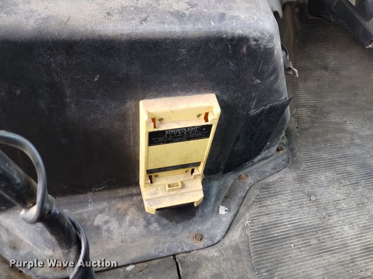 image for item DK8955 2000 International 4700  digger derrick truck