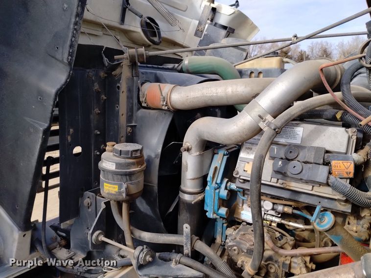 image for item DK8955 2000 International 4700  digger derrick truck