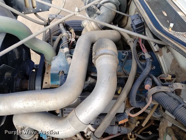 image for item DK8955 2000 International 4700  digger derrick truck