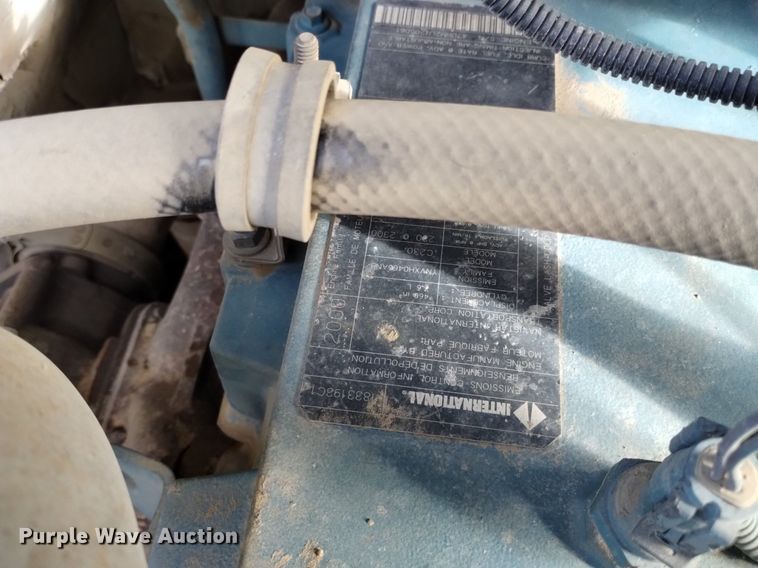 image for item DK8955 2000 International 4700  digger derrick truck