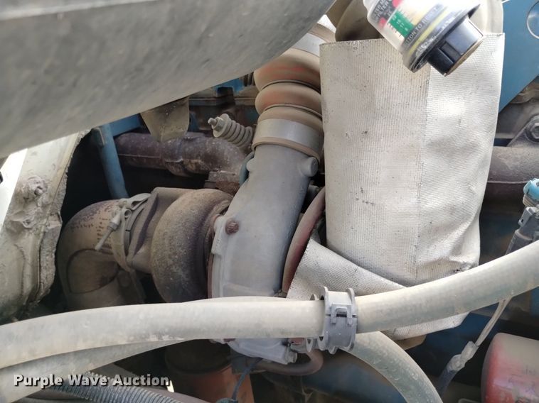 image for item DK8955 2000 International 4700  digger derrick truck