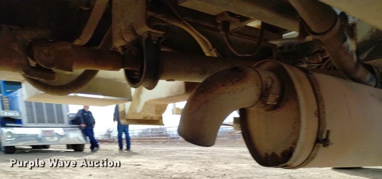 image for item DK8955 2000 International 4700  digger derrick truck