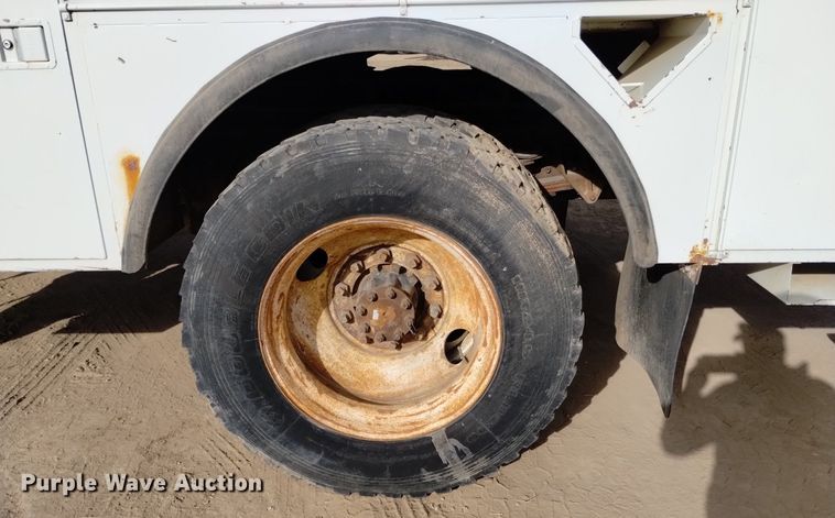 image for item DK8955 2000 International 4700  digger derrick truck