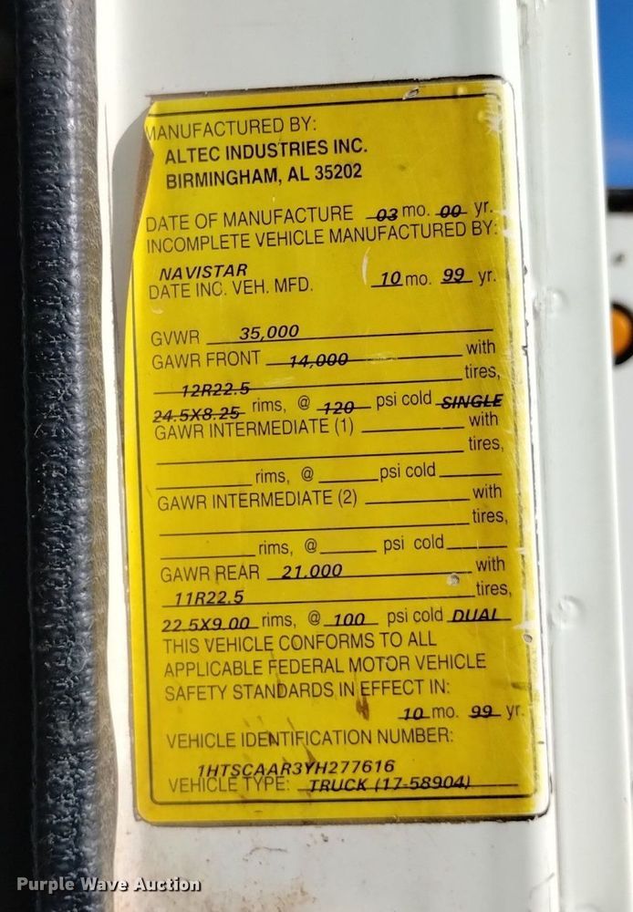 image for item DK8955 2000 International 4700  digger derrick truck