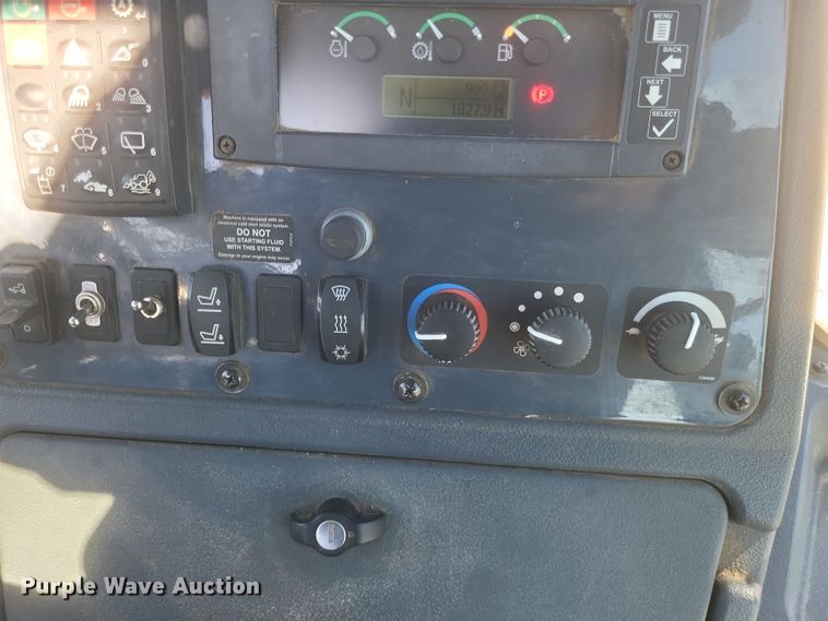 image for item DO4786 2015 John Deere 310SK  backhoe