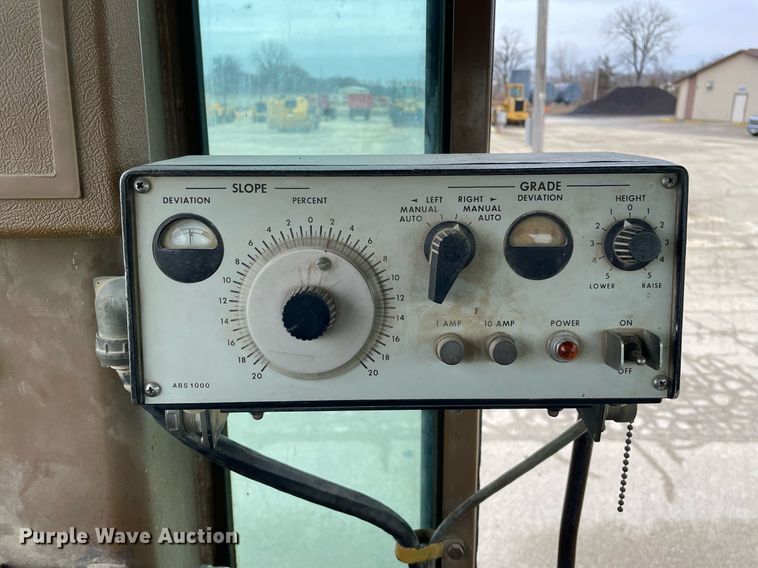 image for item DP0250 1976 Caterpillar 12G  motor grader