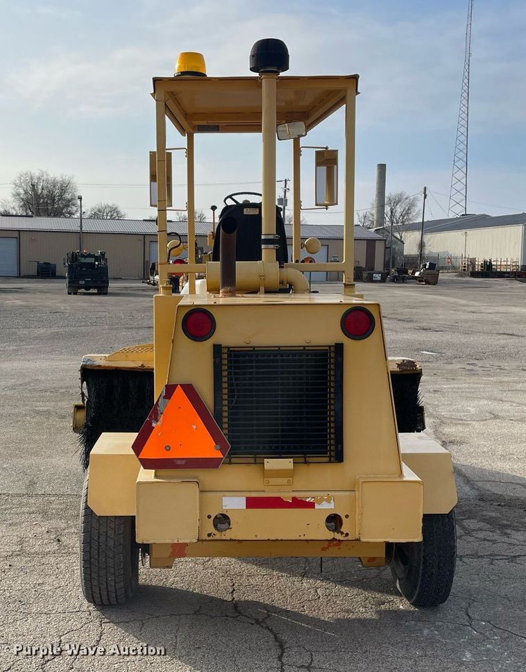 image for item DP0251 Waldon Sweepmaster 250  broom