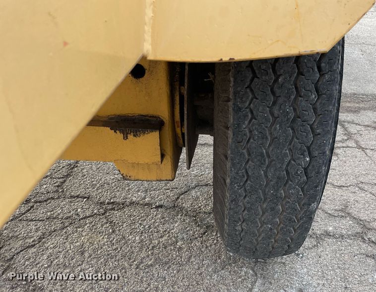 image for item DP0253 Waldon Sweepmaster 250  broom