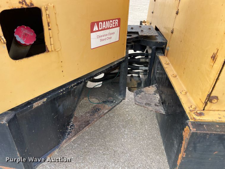 image for item DP0255 Hypac C766B  double drum vibratory roller