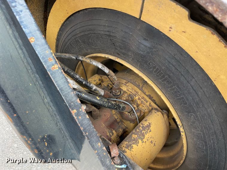 image for item DP0255 Hypac C766B  double drum vibratory roller