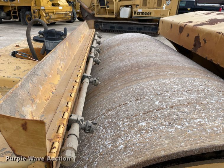 image for item DP0255 Hypac C766B  double drum vibratory roller