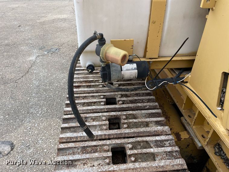 image for item DP0257 1994 Vermeer T655  rock saw