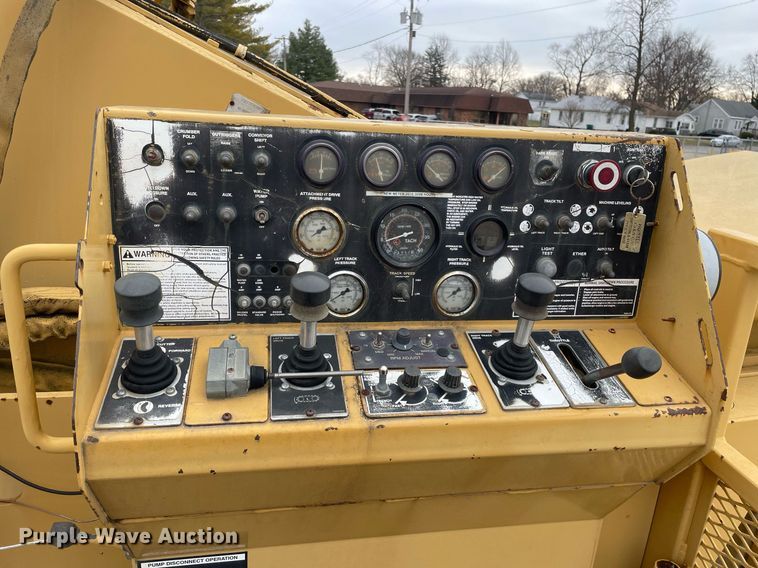 image for item DP0257 1994 Vermeer T655  rock saw