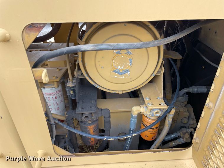 image for item DP0257 1994 Vermeer T655  rock saw