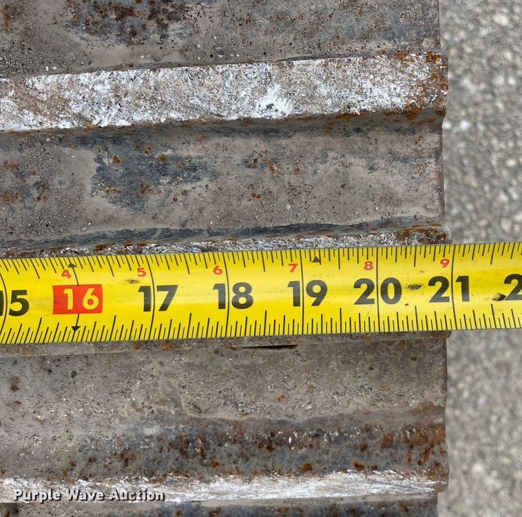 image for item DP0257 1994 Vermeer T655  rock saw